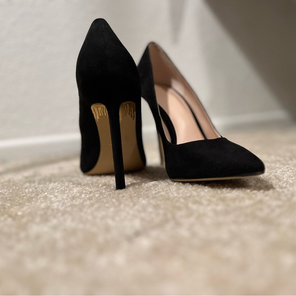 Black Pump from JLo - Picture 2 of 2